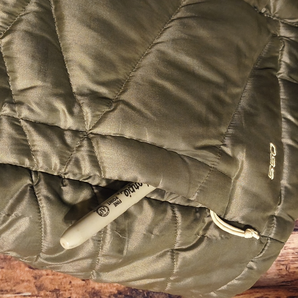 Yep Yep. So Sexy Silver THE NORTH FACE 550 Down Best Vest! - Picture 4 of 7